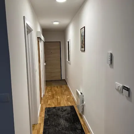 8 Panorama Sa Garazom