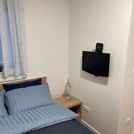 8 Panorama Sa Garazom * Белашница