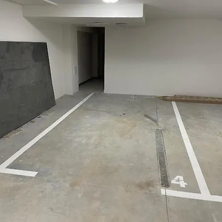 8 Panorama Sa Garazom