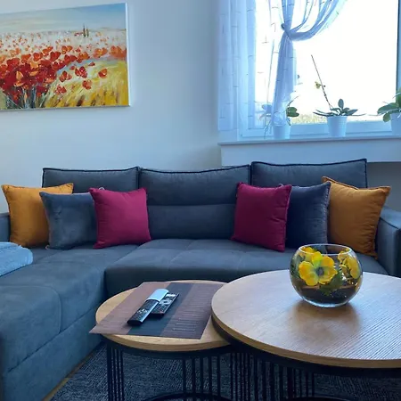 8 Panorama Sa Garazom